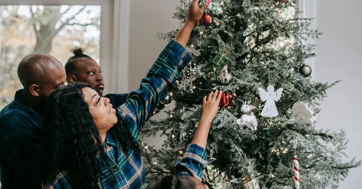 Comment Créer un Noël Magique avec des Traditions Historiques