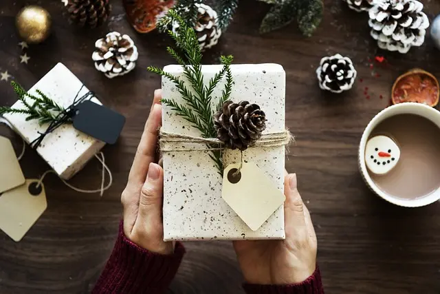Comment Créer une Magie de Noël Éblouissante avec des Traditions Familiales