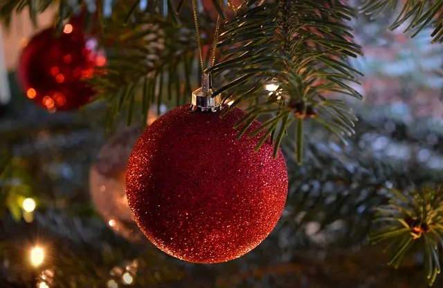 Comment Créer un Noël Magique avec des Traditions Familiales