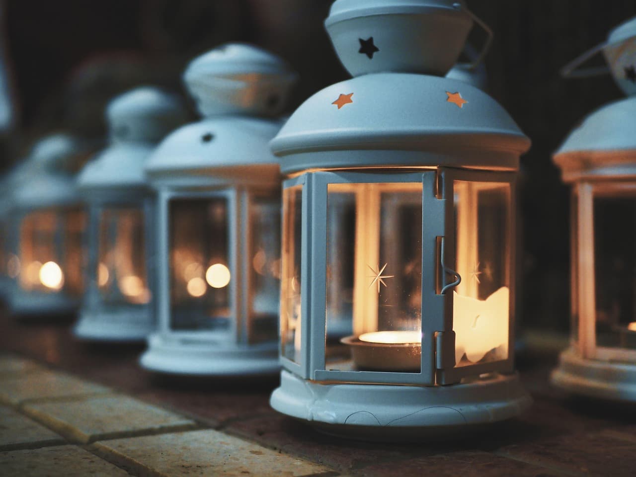 Les Secrets pour Créer un Noël Magique à Petit Prix