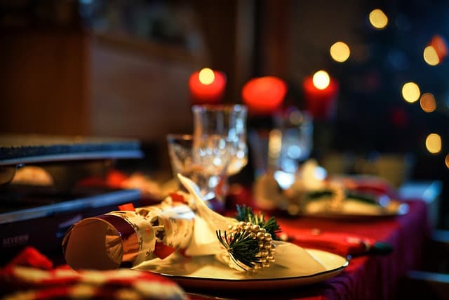 Comment Créer un Noël Enchanté avec des Traditions Magiques