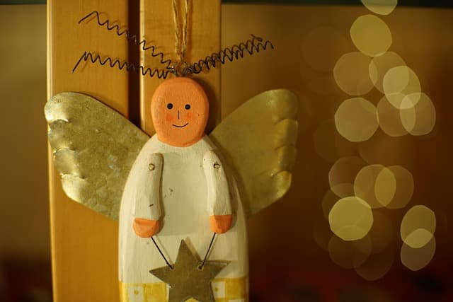 Les Meilleures Traditions de Noël à Adopter pour Éveiller la Magie